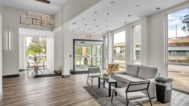 60 Cross St E 318, Somerville, MA 02145