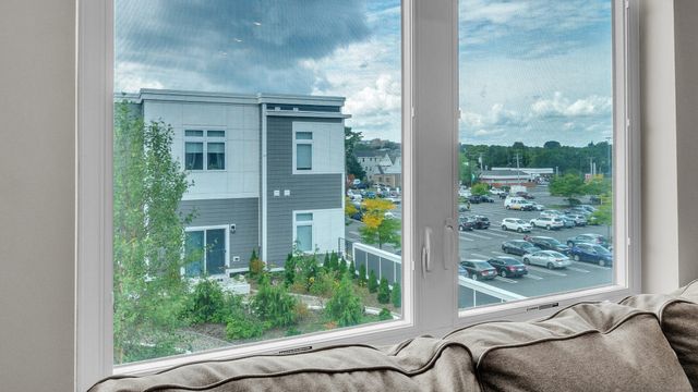 60 Cross St E 318, Somerville, MA 02145