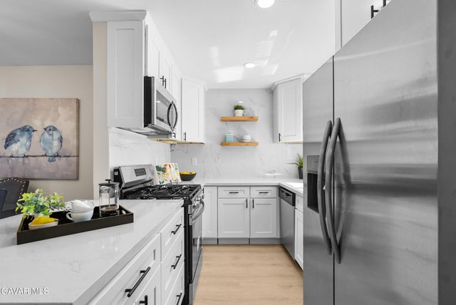 512 E Lingard Street, Lancaster, CA 93535