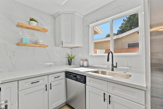 512 E Lingard Street, Lancaster, CA 93535