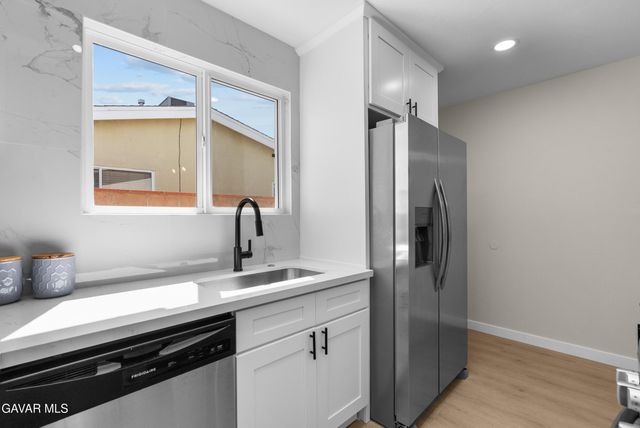 512 E Lingard Street, Lancaster, CA 93535