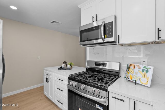 512 E Lingard Street, Lancaster, CA 93535
