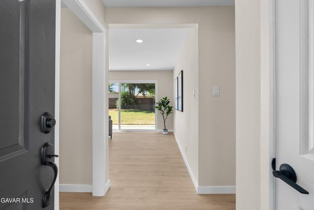 512 E Lingard Street, Lancaster, CA 93535