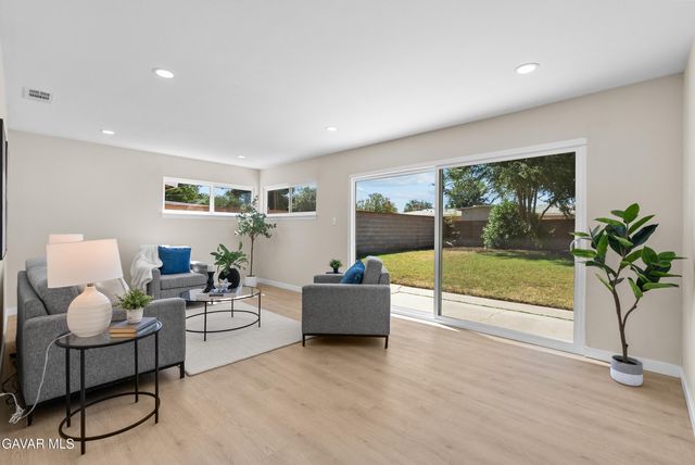 512 E Lingard Street, Lancaster, CA 93535