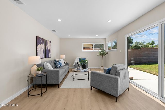 512 E Lingard Street, Lancaster, CA 93535