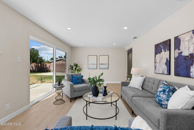512 E Lingard Street, Lancaster, CA 93535