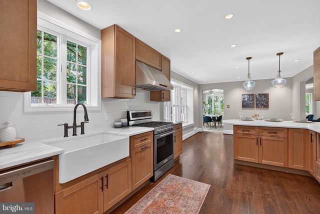7504 SUMMIT AVE, Chevy Chase, MD 20815
