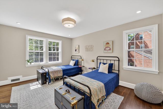 7504 SUMMIT AVE, Chevy Chase, MD 20815