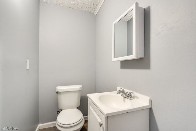 1090 Greenwood Avenue, Akron, OH 44320