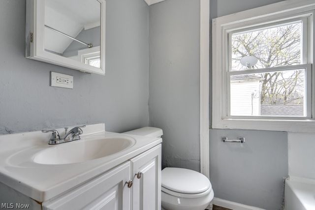 1090 Greenwood Avenue, Akron, OH 44320