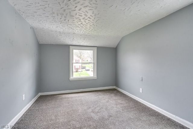 1090 Greenwood Avenue, Akron, OH 44320