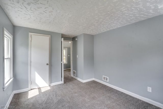 1090 Greenwood Avenue, Akron, OH 44320