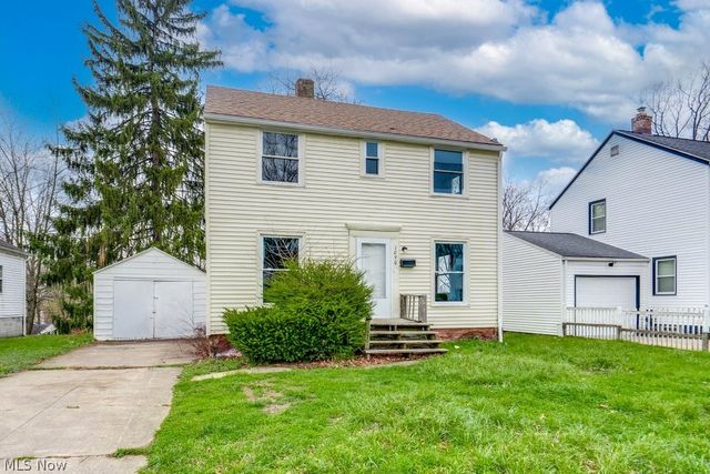 1090 Greenwood Avenue, Akron, OH 44320