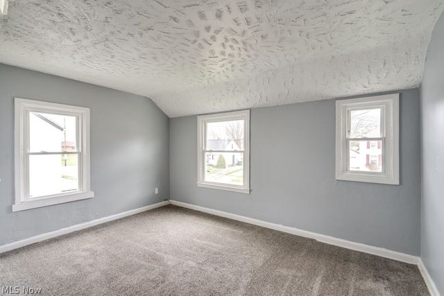1090 Greenwood Avenue, Akron, OH 44320