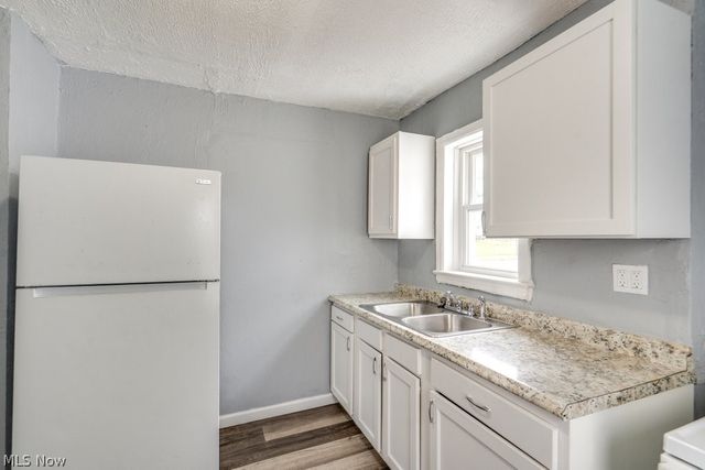 1090 Greenwood Avenue, Akron, OH 44320