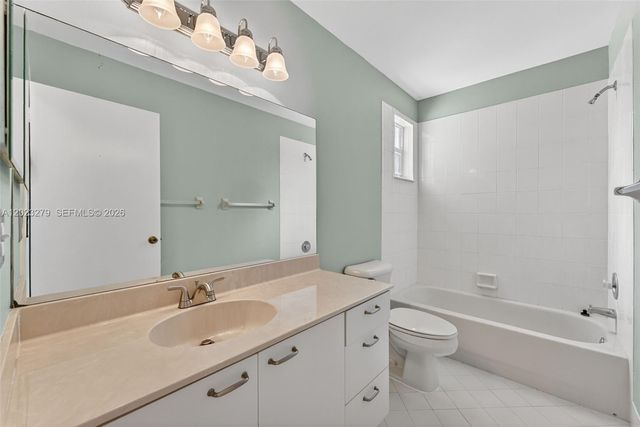 15657 NW 12th Mnr, Pembroke Pines, FL 33028