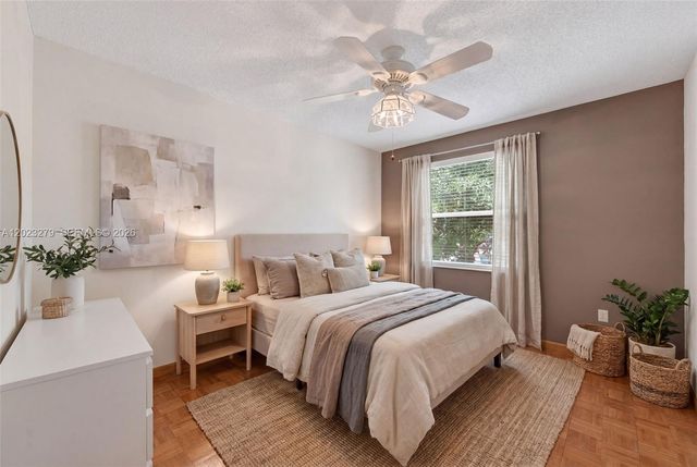 15657 NW 12th Mnr, Pembroke Pines, FL 33028