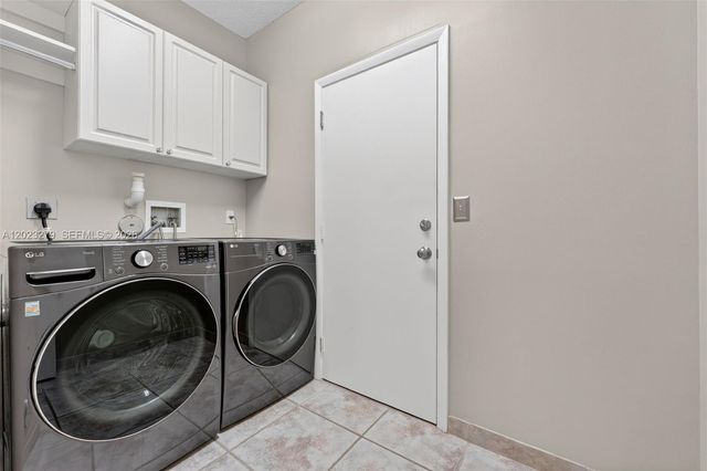 15657 NW 12th Mnr, Pembroke Pines, FL 33028