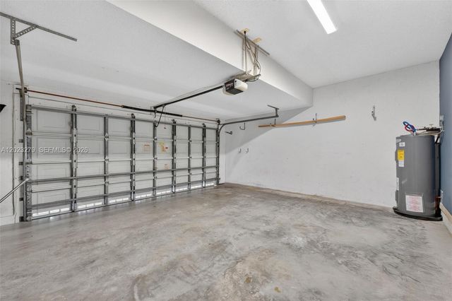 15657 NW 12th Mnr, Pembroke Pines, FL 33028
