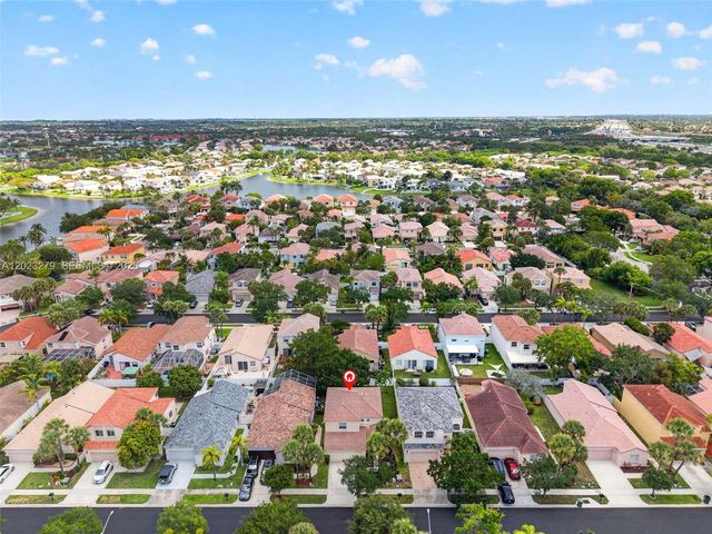15657 NW 12th Mnr, Pembroke Pines, FL 33028