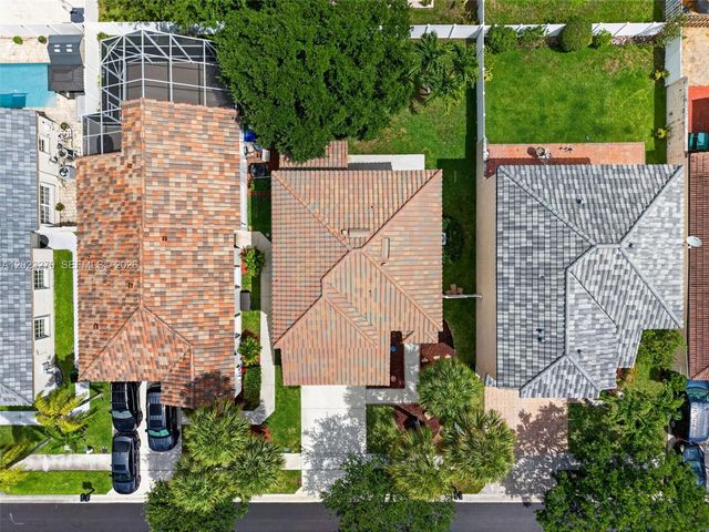 15657 NW 12th Mnr, Pembroke Pines, FL 33028