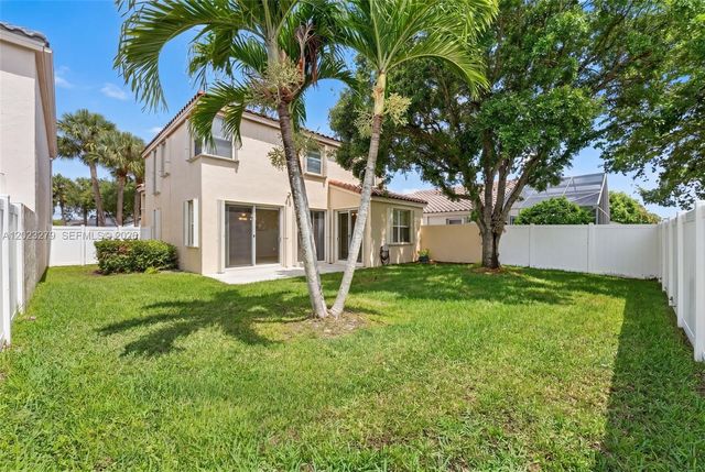 15657 NW 12th Mnr, Pembroke Pines, FL 33028