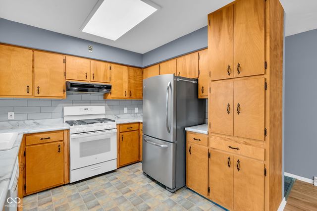 8 Paradise Lane, Greencastle, IN 46135