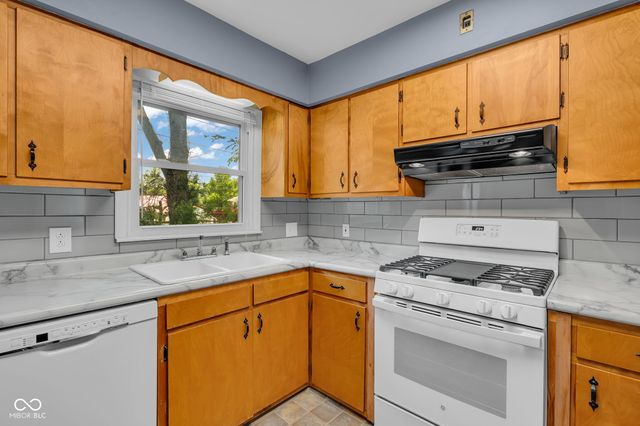 8 Paradise Lane, Greencastle, IN 46135