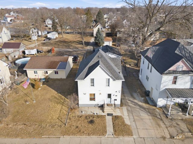 1421 Mulberry St Street, Waterloo, IA 50703