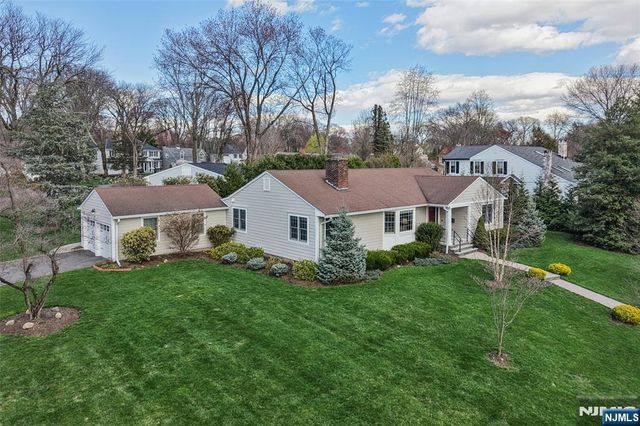 395 Frances Place, Wyckoff, NJ 07481