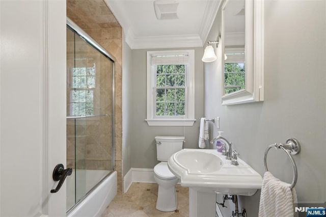 395 Frances Place, Wyckoff, NJ 07481