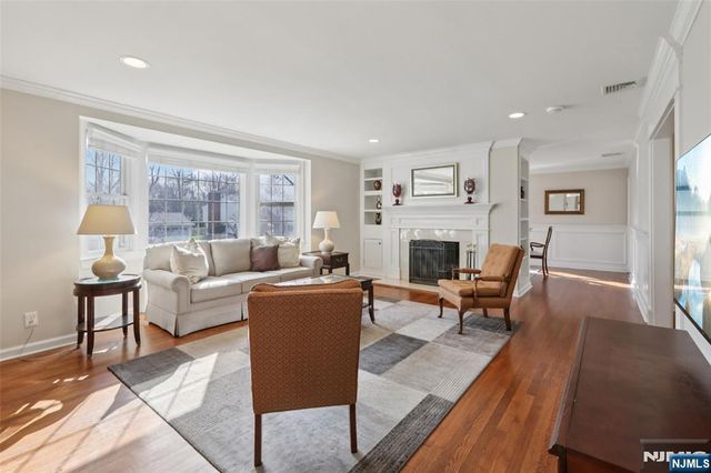 395 Frances Place, Wyckoff, NJ 07481