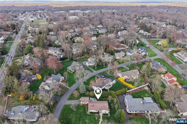 395 Frances Place, Wyckoff, NJ 07481