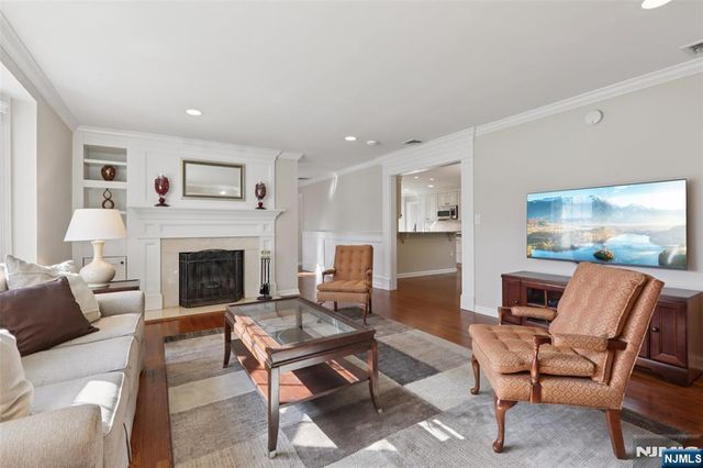395 Frances Place, Wyckoff, NJ 07481