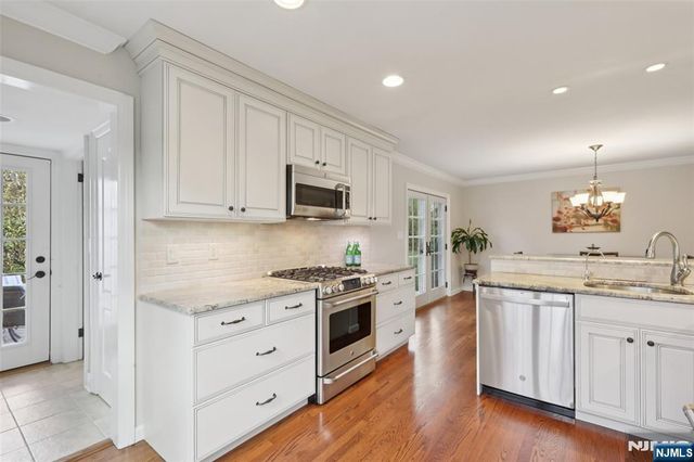395 Frances Place, Wyckoff, NJ 07481