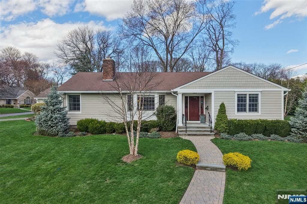 395 Frances Place, Wyckoff, NJ 07481
