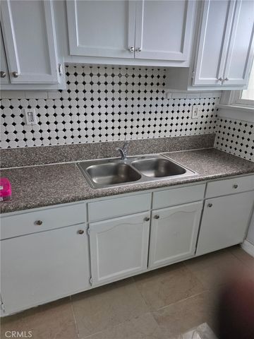 1527 E 92nd, Los Angeles, CA 90002