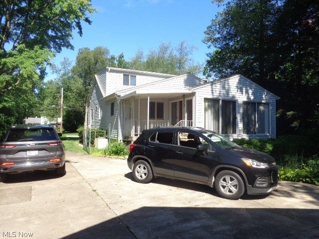 4455 Root Road, North Olmsted, OH 44070