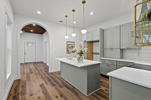 622 W Owing Street, Denison, TX 75020