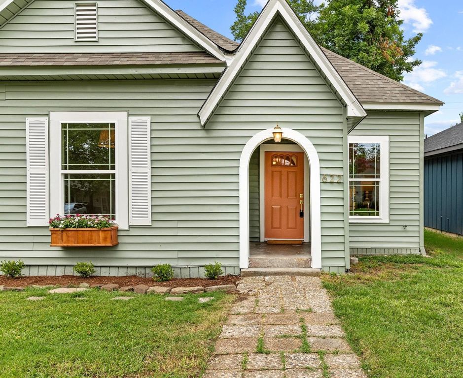622 W Owing Street, Denison, TX 75020