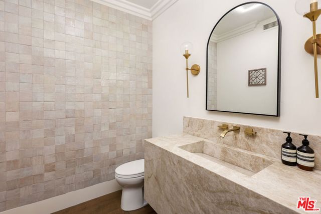 740 Bolsana Drive, Laguna Beach, CA 92651