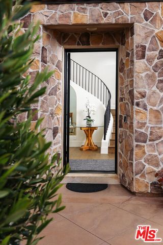 740 Bolsana Drive, Laguna Beach, CA 92651