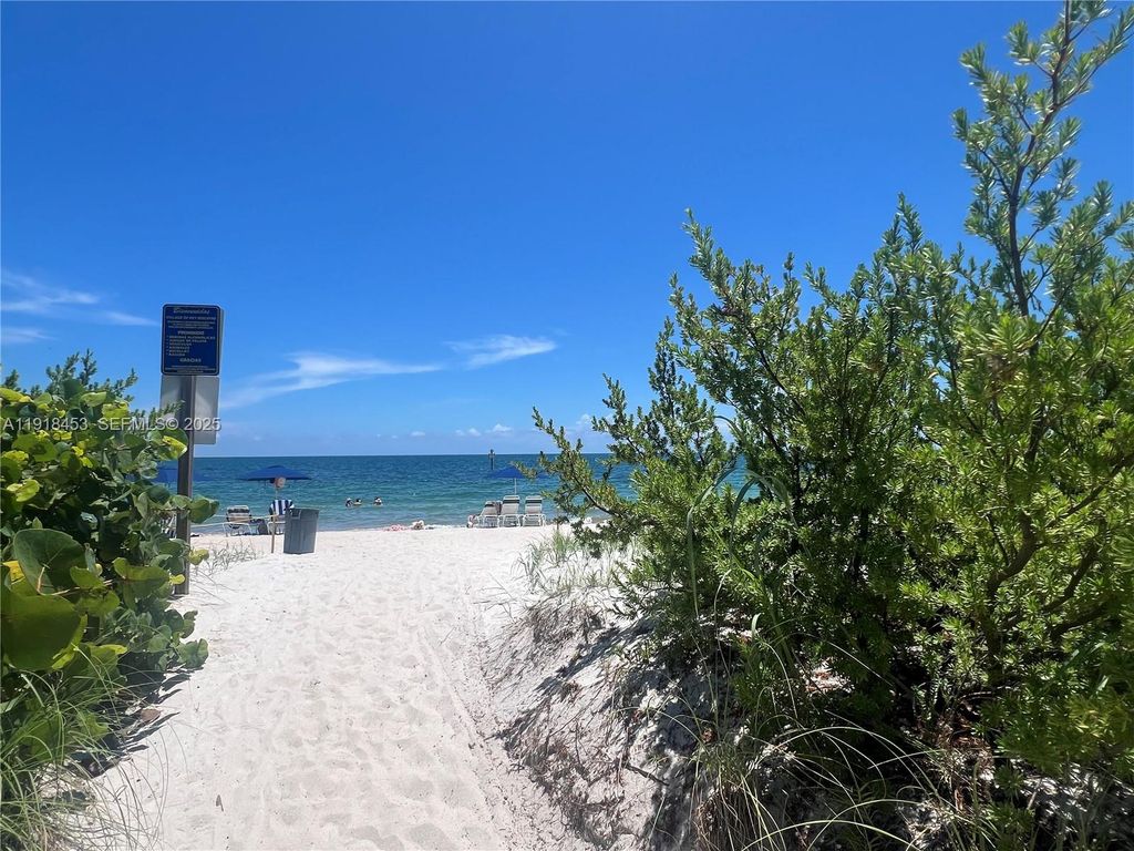 605 Ocean Dr 2L, Key Biscayne, FL 33149