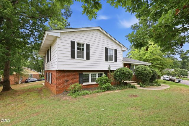 1536 N King Charles Road, Raleigh, NC 27610