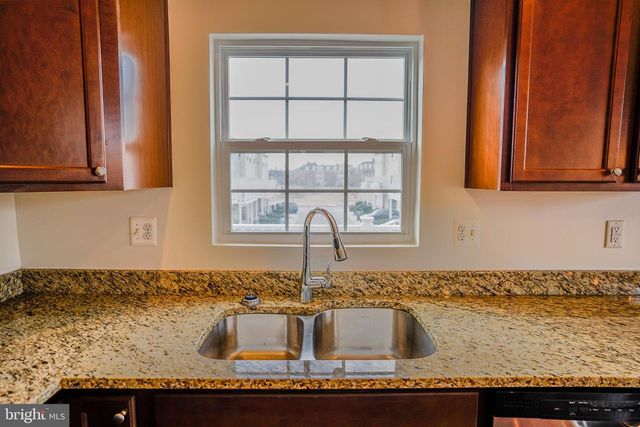 7810 QUIDDITCH LN, Elkridge, MD 21075