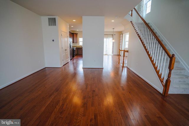 7810 QUIDDITCH LN, Elkridge, MD 21075