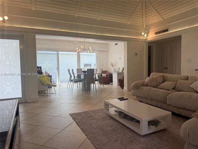 4708 Bayberry Ln, Tamarac, FL 33319