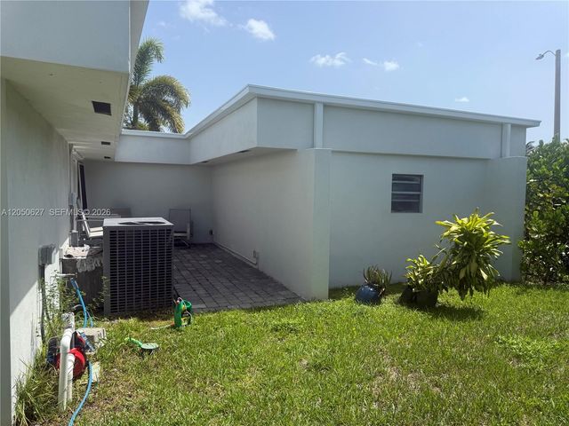 4708 Bayberry Ln, Tamarac, FL 33319