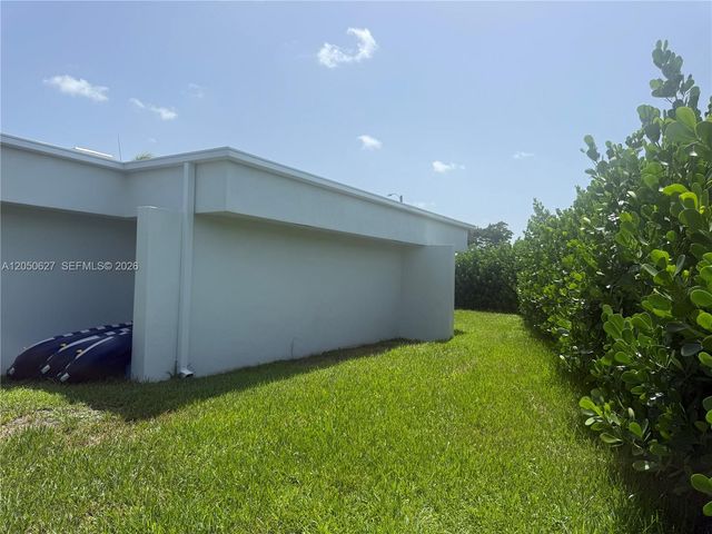 4708 Bayberry Ln, Tamarac, FL 33319