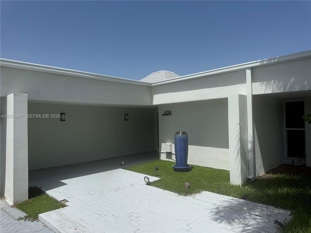 4708 Bayberry Ln, Tamarac, FL 33319